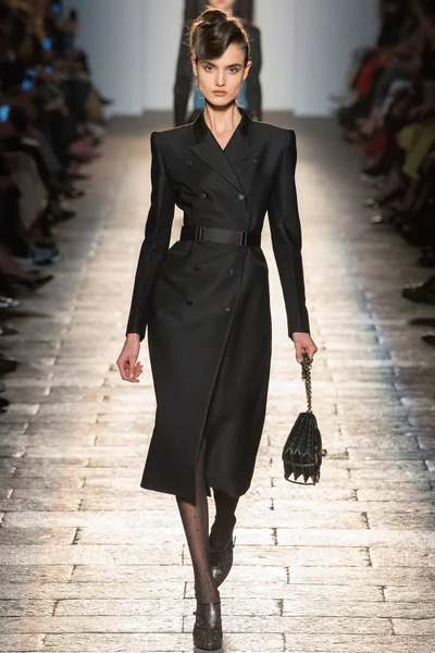 Look 24